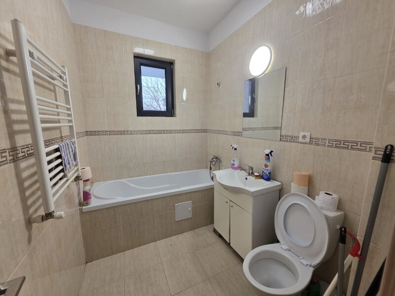 Titanul Nou, strada Drumul Gura Siriului, ap. cu centrala, parcare,